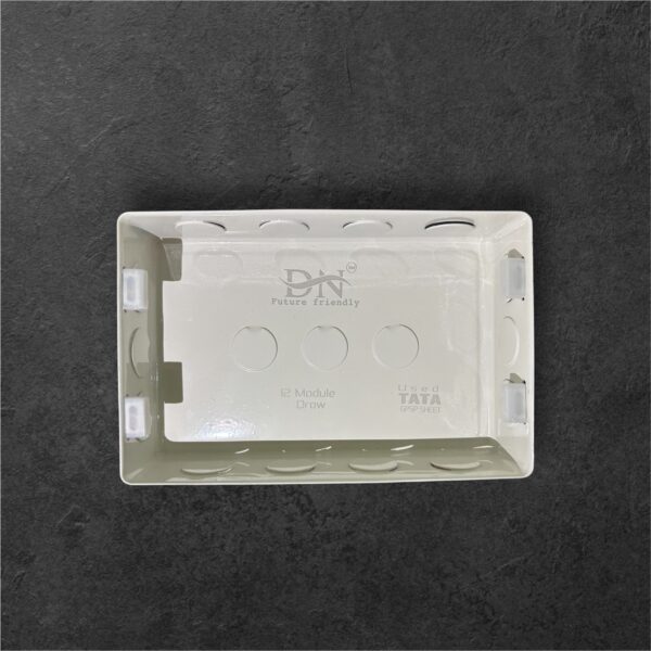 🧱 one piece metal box.
