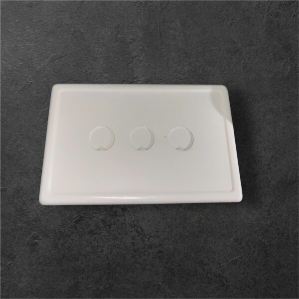 🧱 one piece metal box.